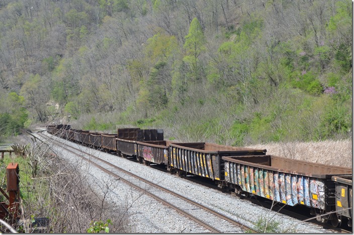 CSX gon 482423 was P&LE 47314. Esco KY.