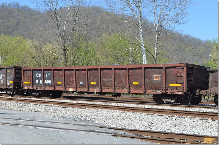 CSX MW gon 916338 is ex-NYC (CSX) 588522, exx-CR, nee-Penn Central 577490.