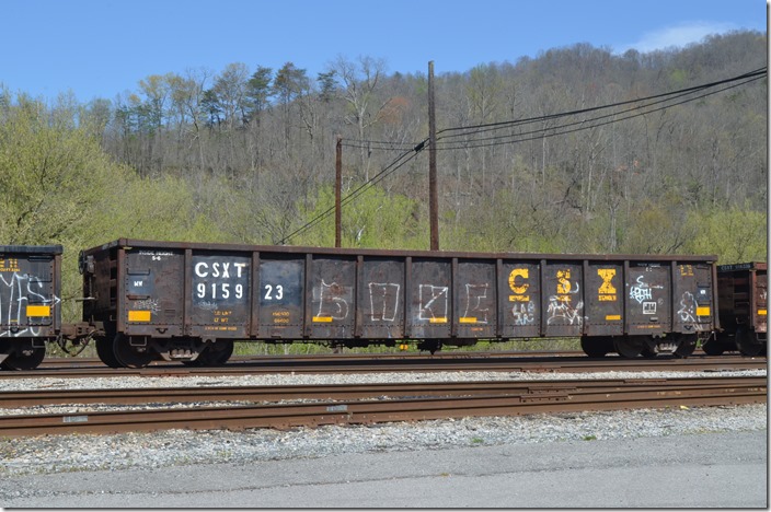 CSX MW gon 915923 is ex-NYC (CSX) 577143, ex-CR 577143, nee-PRR 387719. Shelby KY.