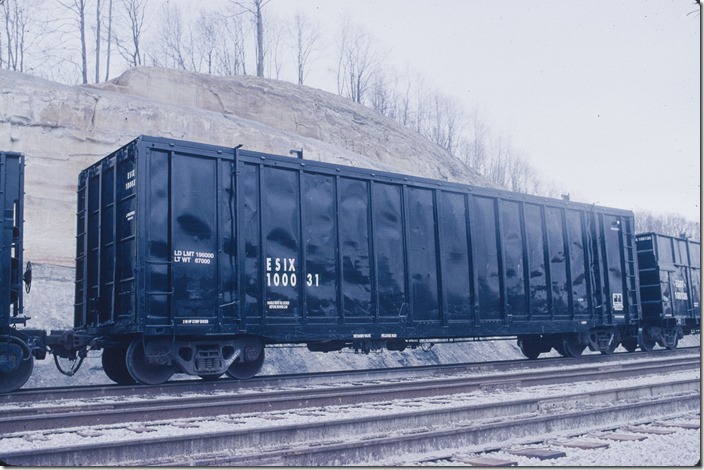 ESIX gon 100031 is different. Complaints on the smell from the land fill prompted Boyd County to restrict the intake to local trash only. I don’t think any trash is brought in by rail now. Princess KY.