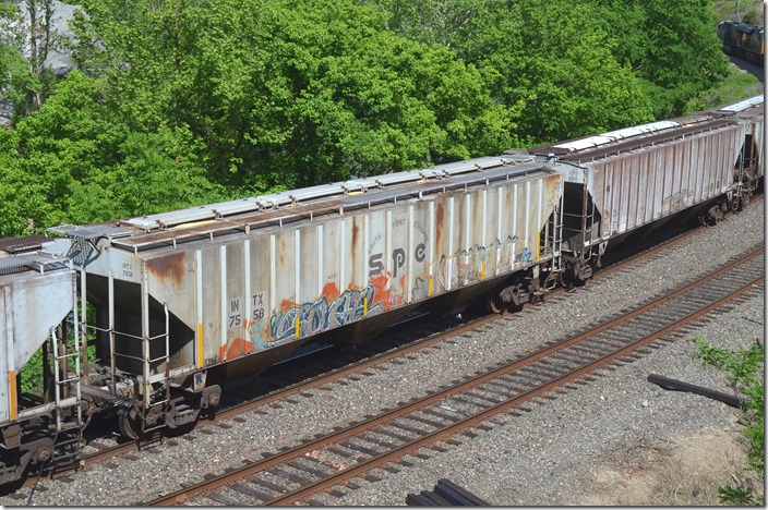 INTX 7558 is Interstate Commodities Inc. This car is ex-NAHX, and GE Railcar Services. South Point Ethanol is a defunct plant site in South Point, OH. It is now a US EPA Super Fund reclamation site. E/b grain train G726-16 arriving Shelby KY on 05-17-2020.