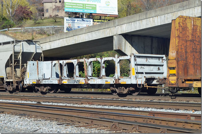 NS flat 113394 was built by Trinity Industries. “Warning Hot Live Load”. I shot a loaded car a while back going west carrying a load of steel plates from Steel Dynamics at Roanoke to Steel of West Virginia in Kenova. On NS e/b 392-12 passing Williamson on 11-12-2021. Williamson WV.