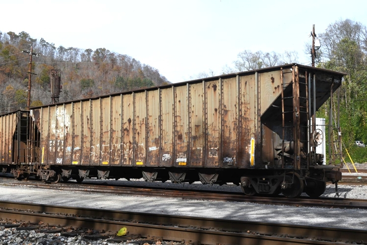 CMFX 7047 is CMF Leasing, a railcar maintenance, repair, and leasing company based in Bucyrus KS. This former wood chip hopper hauls foundry coke from SunCoke Energy at Vansant. Coke doesn't weigh as much per volume as coal therefore, these high-capacity hoppers can be used. NS Weller Yard, VA, on 11-04-2024.