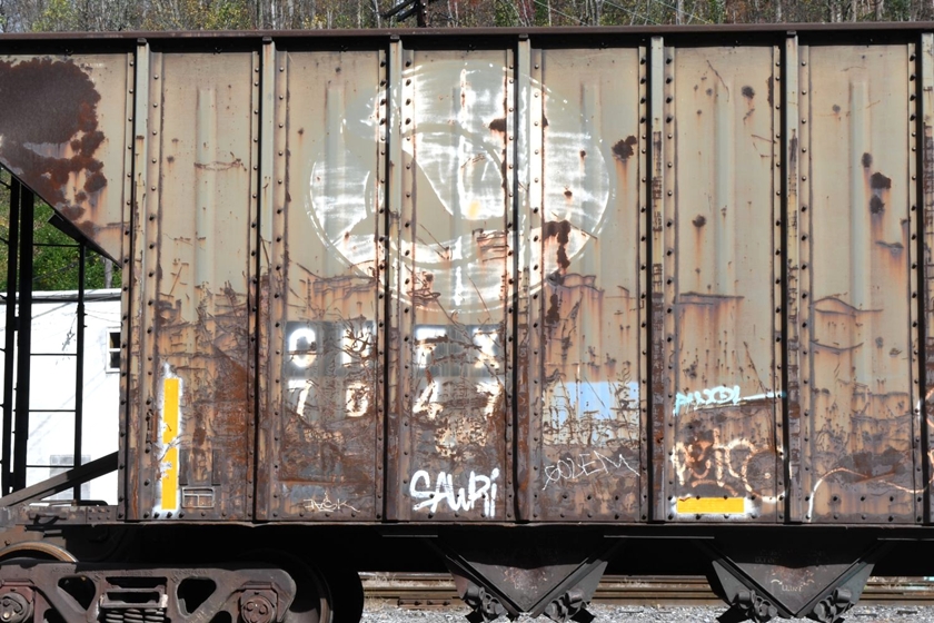 CMFX 7047 was built 04-1981. 