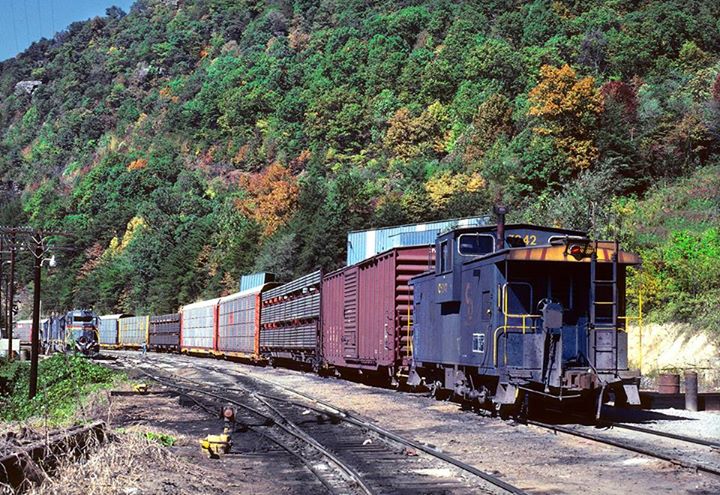 blue C&O caboose