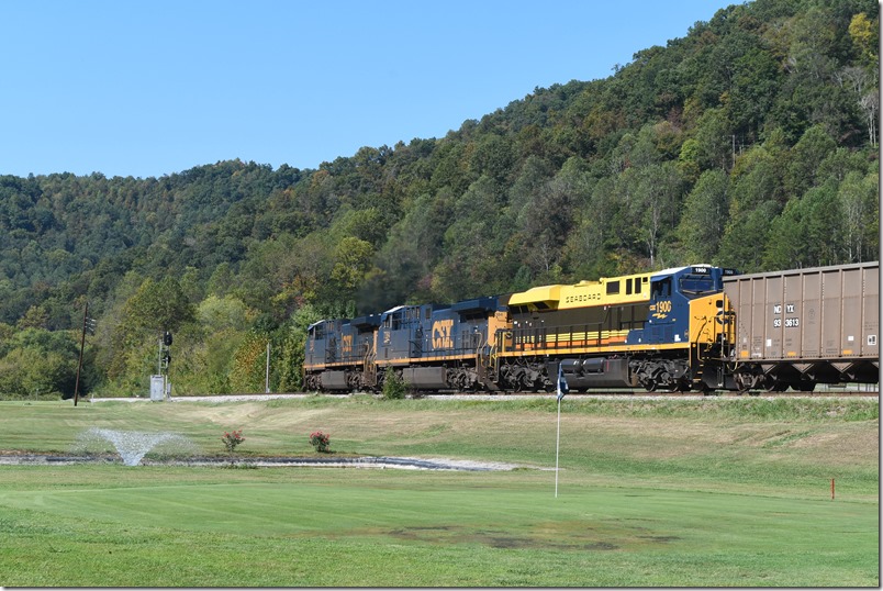 R243-20 passes the Allen public golf course on the Big Sandy Extension. CSX 7233-7384-1900. Allen KY.