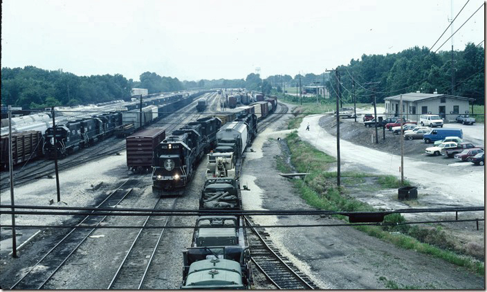 IO-03 changes crews as GECR (Geismar LA to Effingham IL Conrail) starts to pull. IC Fulton KY.