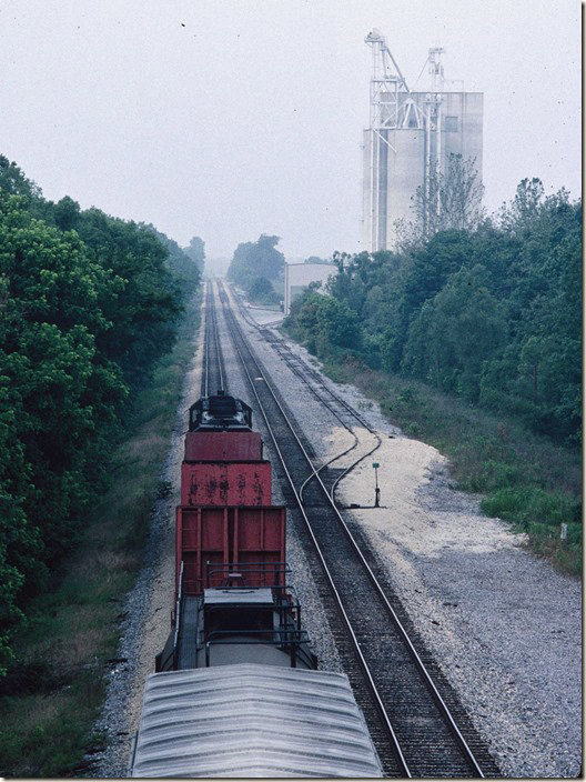 Now the main line has been moved over to the right and the track occupied by MHME supports a run-through car shop. IC Fulton KY.