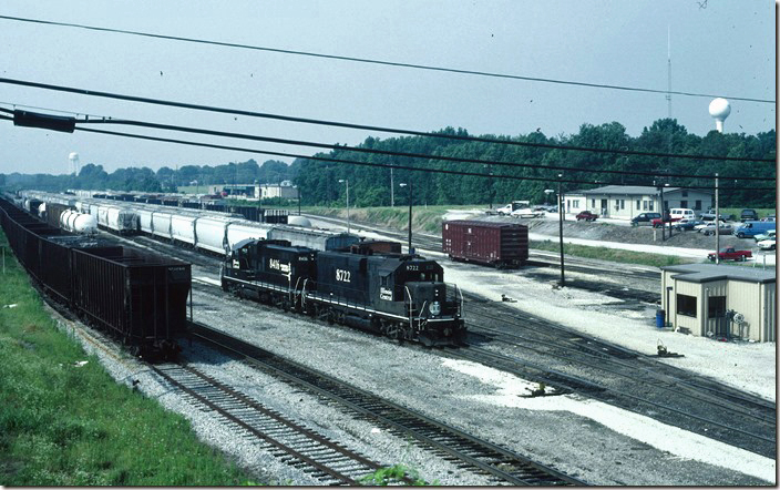 IC Yard engines 8722-8416 at the north end of Fulton yard. IC Fulton KY.