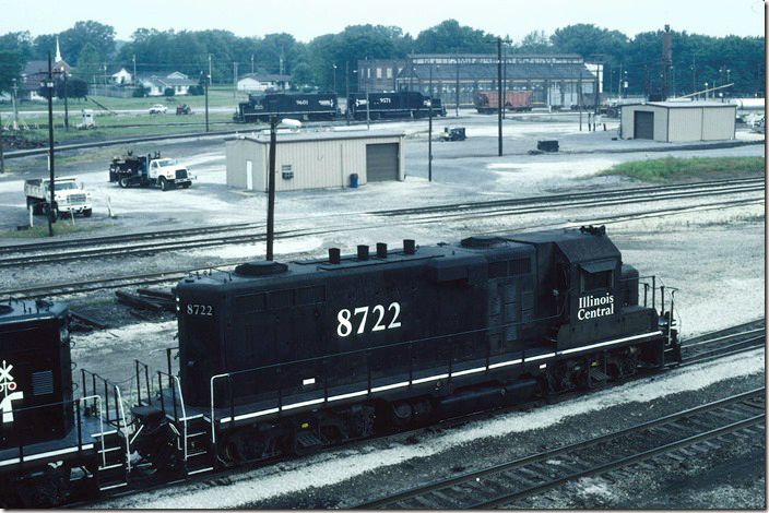 IC “GP11” 8711 is an ex-Reading GP7. IC Fulton KY.