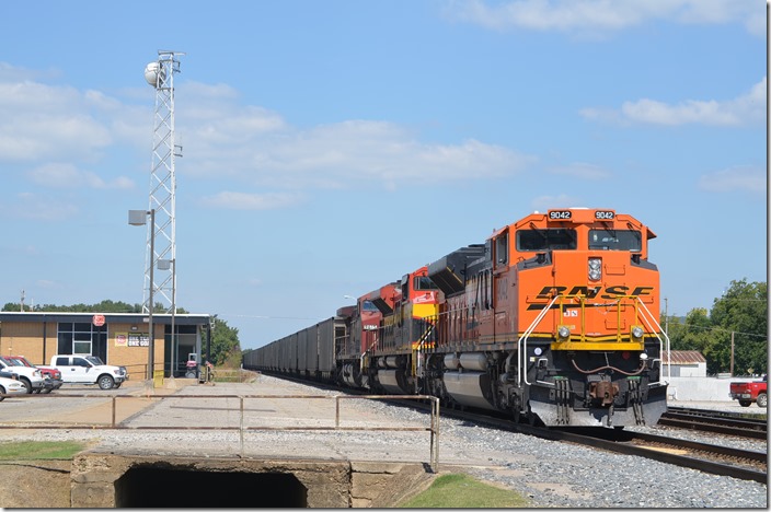 BNSF 9042-KCS 4051-CP 9615 Heavener OK. Last look.