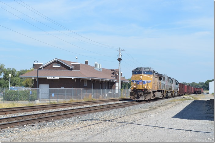 UP 6052-KCS 7024-KCS 708. Stillwell OK.