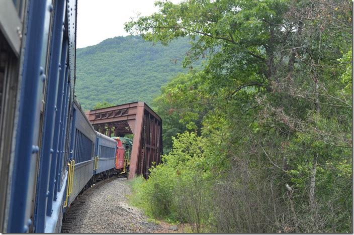 Approaching the Coalport Bridge over the NS / R&N (former LV) main. RBMN 2532. Coalport PA.