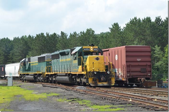 3053 is an ex-UP SD40-2 that was originally MoPac. RBMN SD40-2 3053-5049. Jim Thorpe yard.