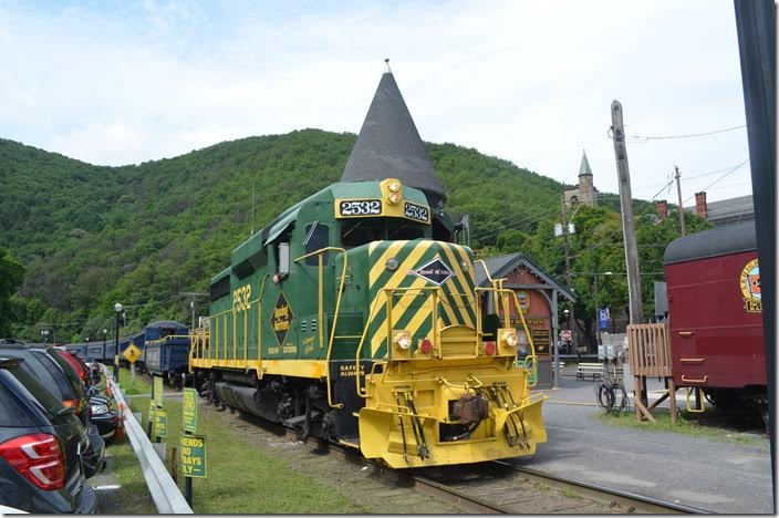 Reading, Blue Mountain Northern 2532 was originally AT&SF GP30, but was re-built by BNSF as a “GP39RN”. It is one of three on the shortline’s roster. Jim Thorpe PA.