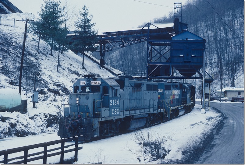 Arnold was a 4-hour unit train load-out owned by Star Fire Coal. The siding capacity was listed as 72 cars, but it appears trains loaded on the main line of the Jake’s Branch Spur. I’m sure the Hazard yardmaster and the train’s conductor worked out the details. L&N Lotts Creek.