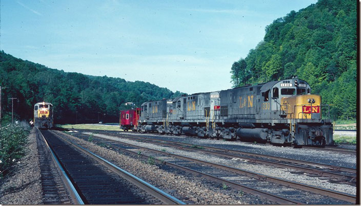 The Lynch Turn arrives at Chad Yard beside US 119. L&N 1559 Lynch Turn-Chad.