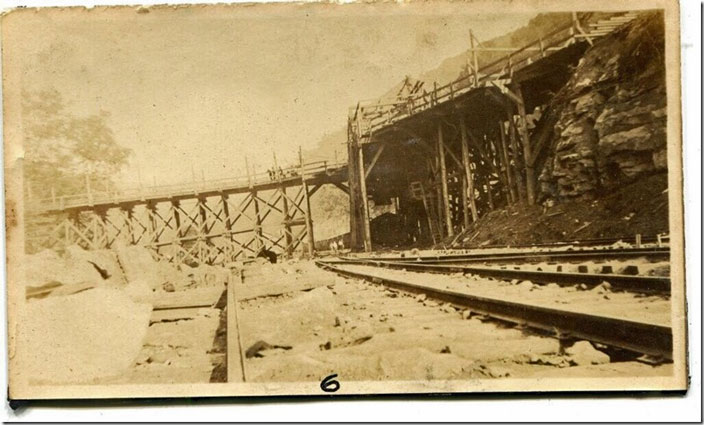 Temporary tipple in 1918. USC&C. Lynch KY.