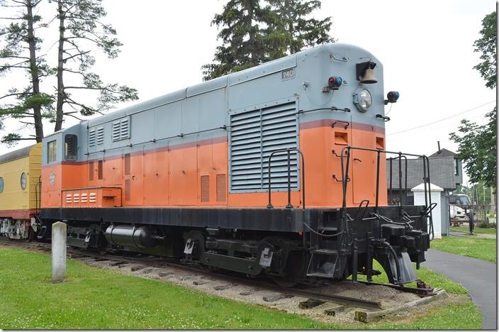 Milwaukee Road H-12-44 switcher 740. Bellevue.