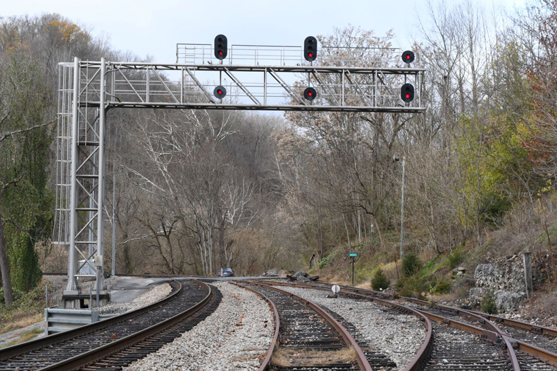 CSX and NS still cross around the curve to the left. It is one of the few crossings at grade in the Appalachians. Looking west on the NS Clinch Valley District.