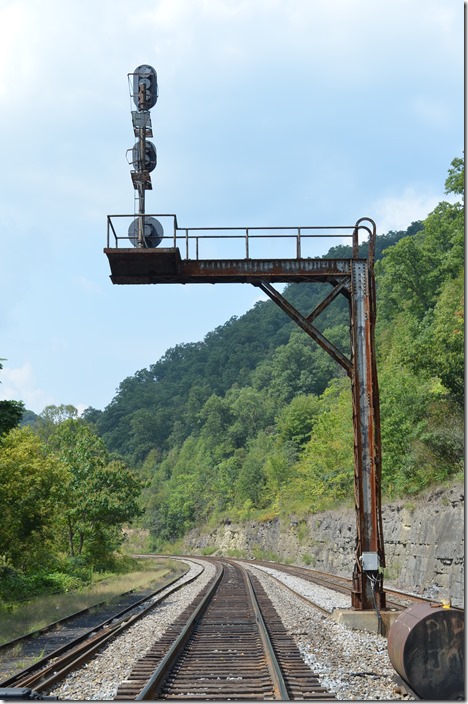 NS signal Pine Oaks. Southern style signals on a N&W cantilever. 