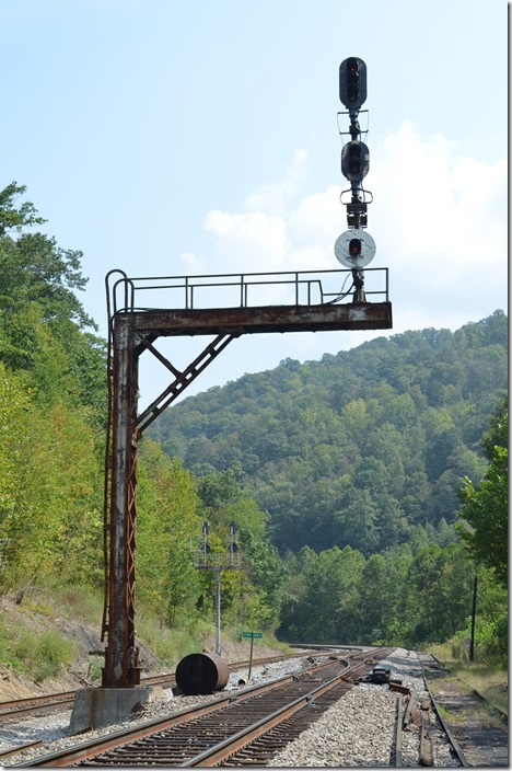 NS signal Pine Oaks. View 2.