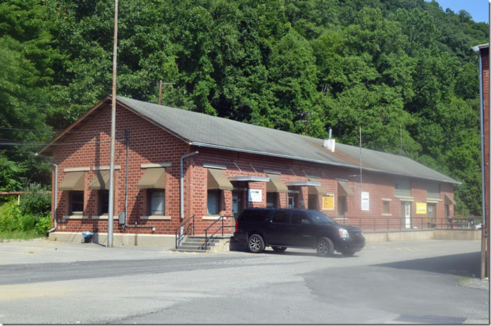 This building housed the Southern trainmaster and Appalachia Division superintendent in later years. NS office. Andover VA .