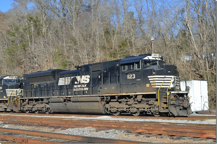 NS 1123 SD70ACe. Carbo VA.