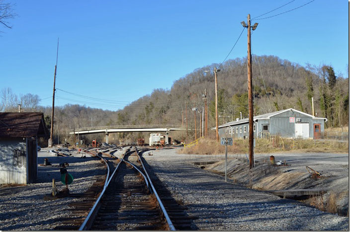 Looking north on the Dumps Creek Branch. NS yard office. Carbo VA.