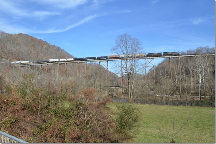 Q698 from the viewing wayside along US 23 at Copper Creek trestle. View 2. 