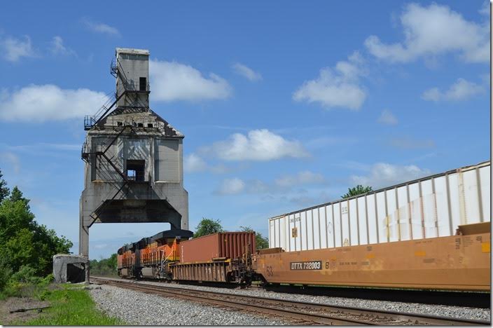 BNSF 8137-7944 barrel by with e/b intermodal 26N-20 (Chicago-Ashland Ave.-Rickenbacker OH). Harvey OH.