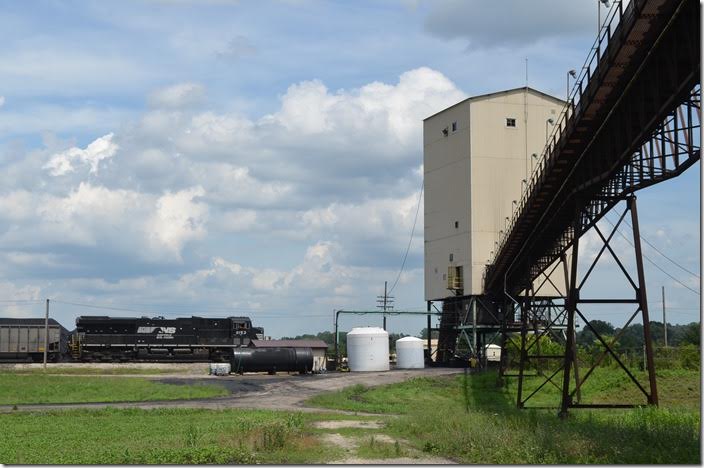 Wheelersburg has a rotary dumper and this unit train load-out. Coal can be blended for further rail shipment or loaded on Ohio River barges. NS 8153 Wheelersburg OH. View 2.