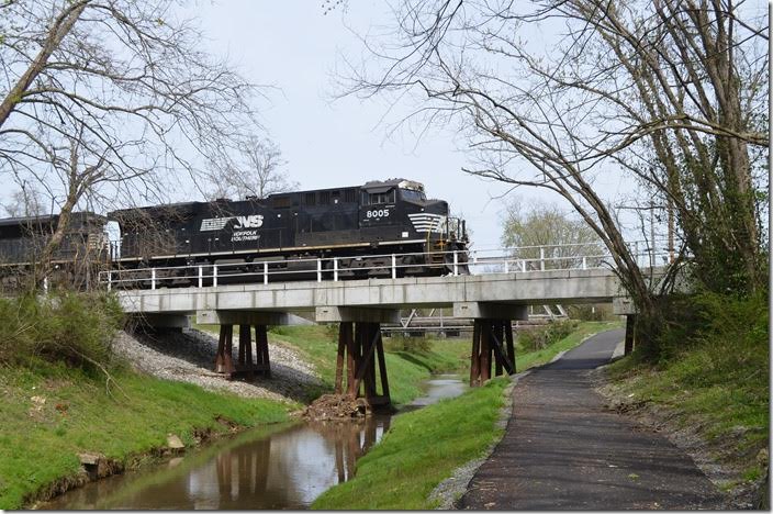 Looks like a great place to get your walking exercise. NS 8005 Middlesboro KY.