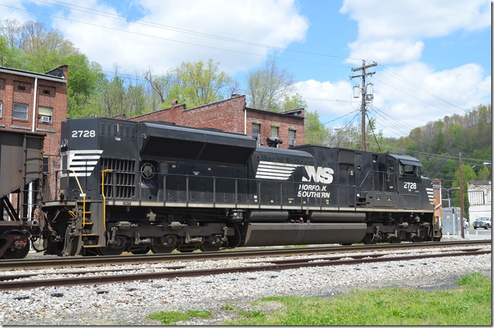 NS SD70M-2 2728. Appalachia VA. View 2.