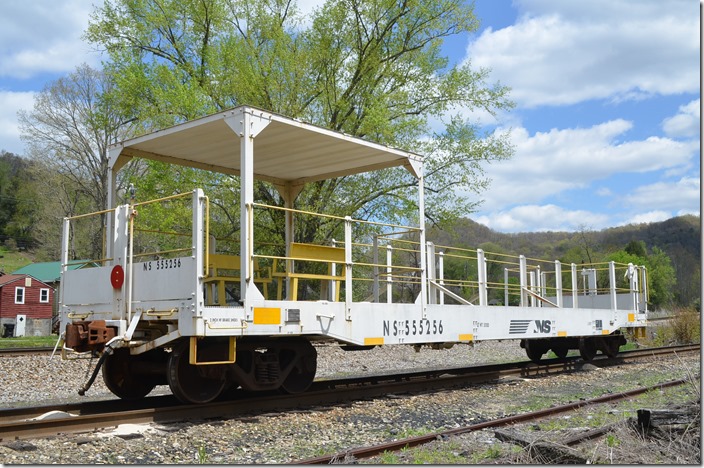 NS shoving platform 555256 was built 08-1980. Appalachia VA.