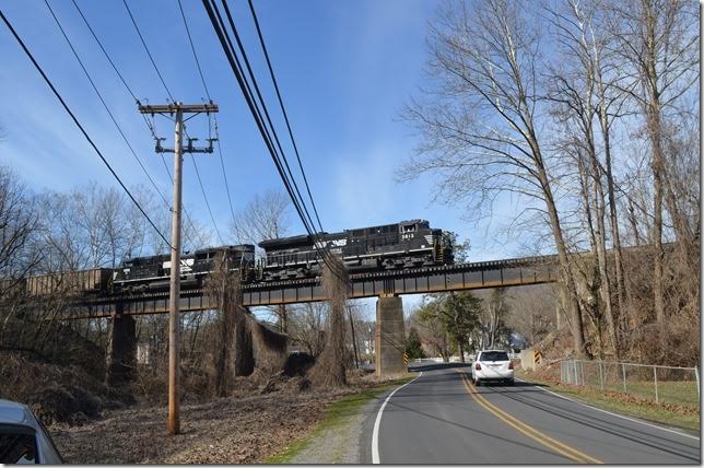 NS pusher 3613-1059 J73 coasting into Dry Fork Jct. at Cedar Bluff VA. I think the pusher stayed coupled to Carbo.