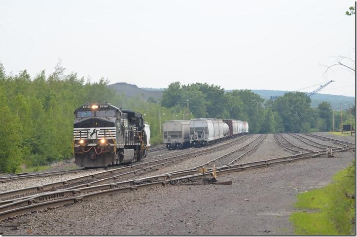 NS Harrisburg Division local H99 with 9370-4616-5620 switches at Hazleton Yard. The old Hazleton Shaft mine is to the left. Hazleton PA.