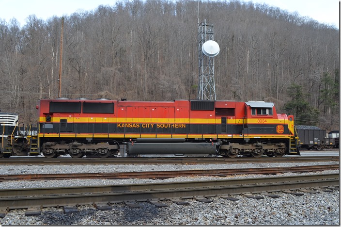 KCS SD70MAC 3934 Weller. View 3.