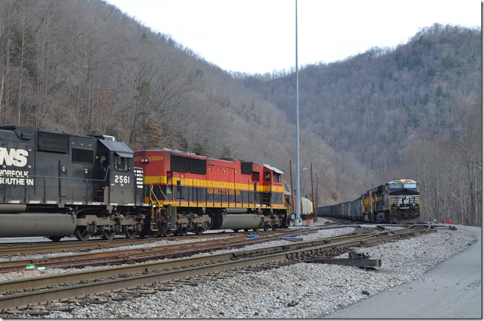 KCS 3934 NS 8067 Weller.