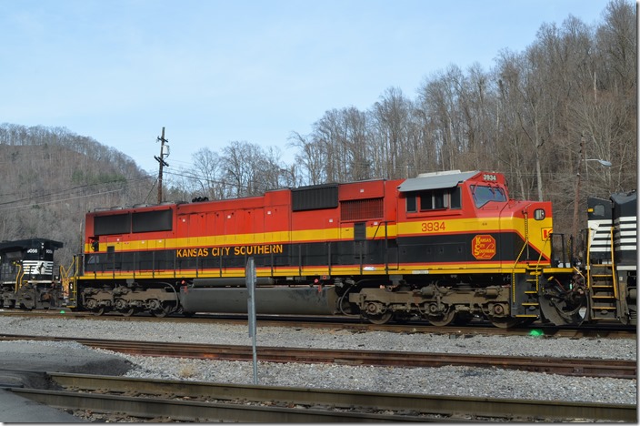 KCS SD70MAC 3934 Weller .