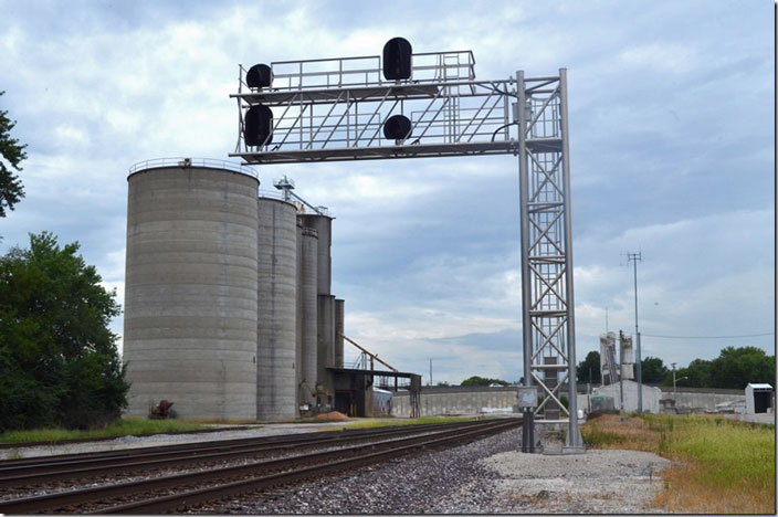 NS “West Douglas” signal looking west at Princeton IN. 08-30-2021.