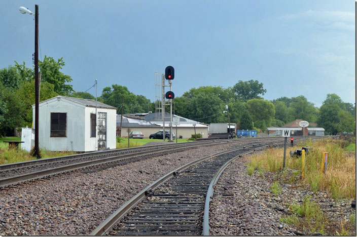 Looking east at CB Junction. NS CB Jct Mt Carmel IL.