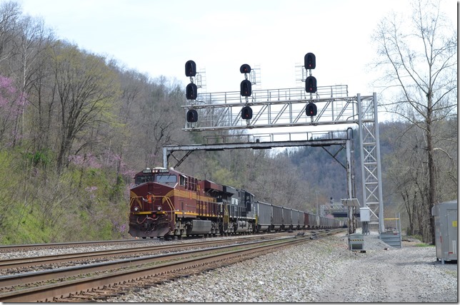 NS Pusher 8102-8147 ensures that we will follow this train! Hull.