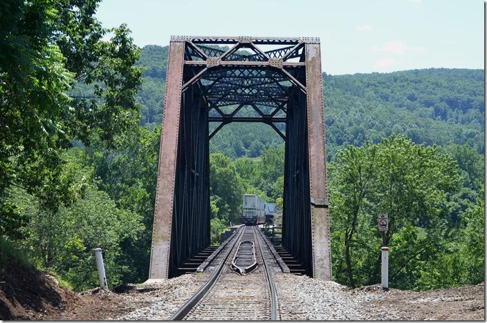 Not being familiar with local roads, 201-30 beat me to Natural Bridge. I missed an e/b coal train on CSX also. 201-30 was informed he would meet a northbound at Arcadia. NS 7547 Natural Bridge. 