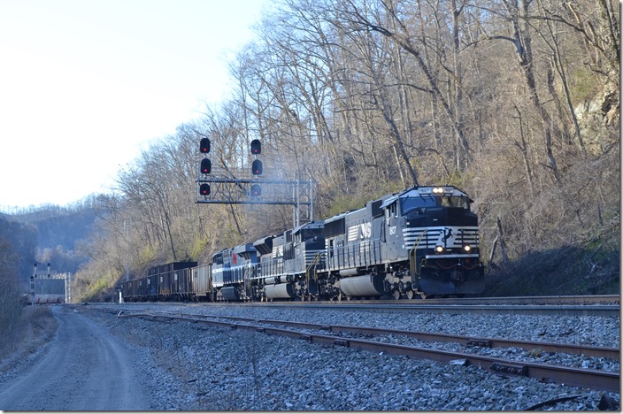 No. 133-07 backs to its train. No. 133 had 125 loads and 18 empty freight cars. This is a relatively new train. NS 1807-7331-8025. 03-07-2020. Rawl WV.