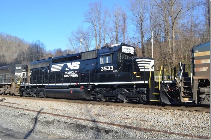 NS SD40-2 3533 ex-HLCX, exx-BNSF 7921, exxx-BN, nee-Colorado & Southern. Built 1979. DTC equipped. Rawl WV. 01-05-2019.