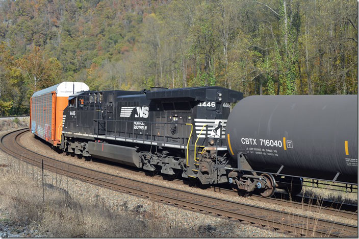 NS DPU 4446 is cut in behind 51 cars and ahead of 41. The “AC44C6M” was rebuilt to an AC by Wabtec/GE Fort Worth 03-2021 from GE Dash9-44CW 9229 (built 05-1998). (I hated those GE model designations preferring to call them just a “C44W.) Ought One WV.