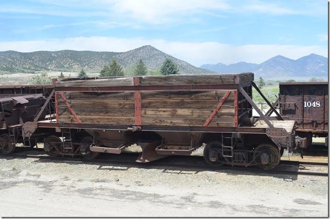 NN ballast hopper number unknown. Note the blade between the doors. Ely NV. 
