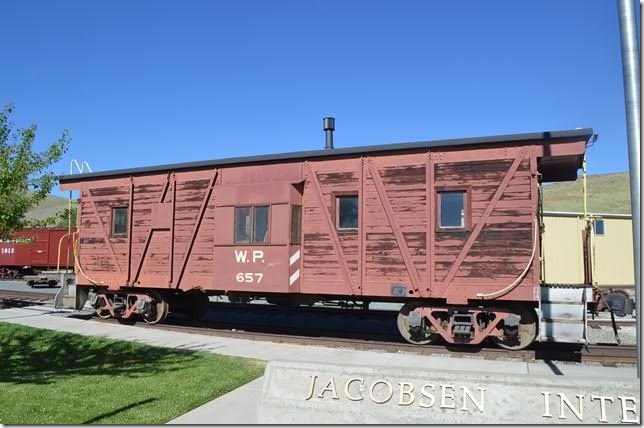 Western Pacific composite caboose 657. 