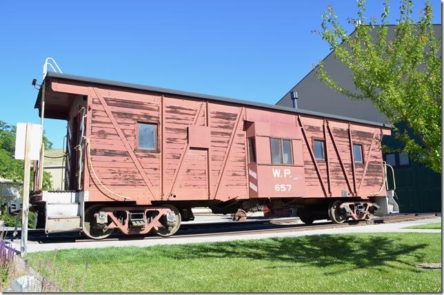 Western Pacific caboose 657 869. View 2.